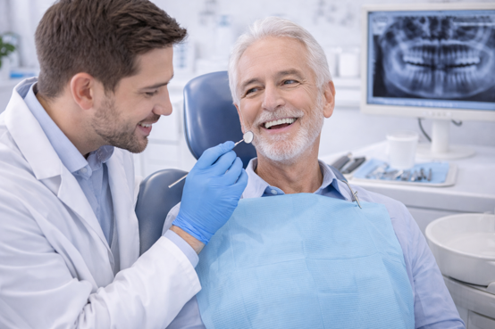 dentista implantologia