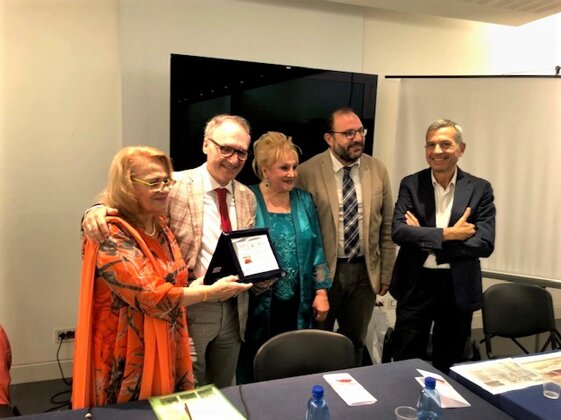 2fe57b3a-667e-49e1-97de-26e0d72f427b 2fe57b3a-667e-49e1-97de-26e0d72f427b