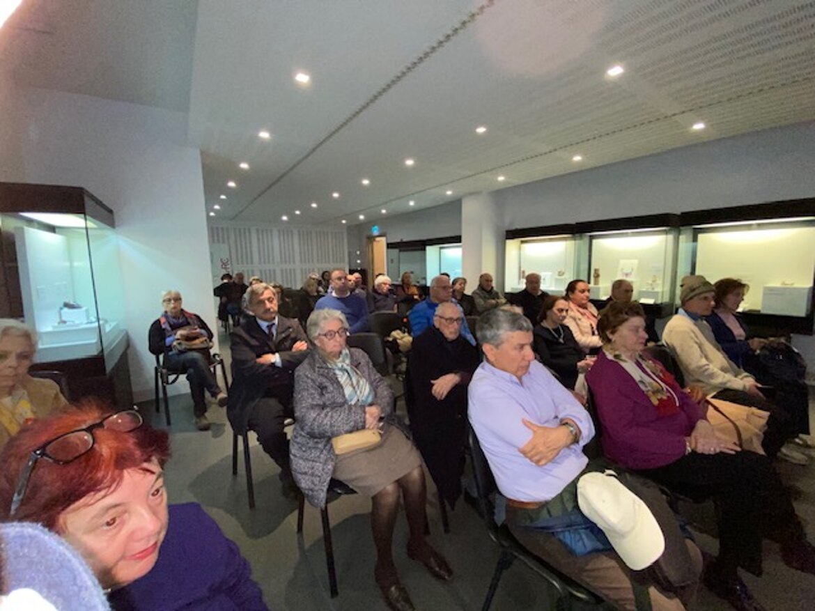 cf2e4c4a-5131-48fe-8232-ef27f9422f40 cf2e4c4a-5131-48fe-8232-ef27f9422f40