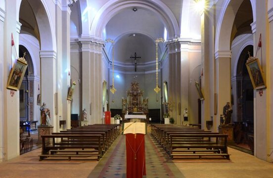 chiesa_dei_santi_pietro_e_paolo_(daverio)_interior.jpeg