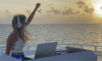 veronika dj maldive.jpeg veronika dj maldive.jpeg
