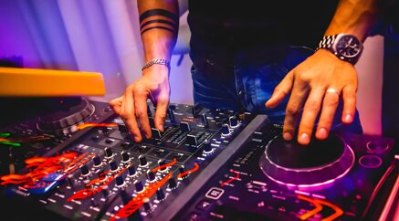 consolle dj per 18esimi Roma