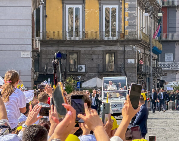 il_papa_a_napoli_7.jpeg