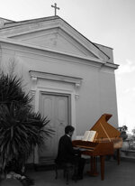 sigismund-thalberg-cappella-di-villa-thalberg-vikram-siddharth-clavicembalo-stampa-realizzata-su-carta-fotografica-satinata-o-lucida-30x40-in-cartellina-rigida-nera-nc