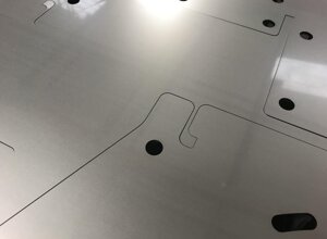 Taglio laser di piastra metallica Taglio laser di piastra metallica