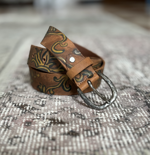 cintura-in-cuoio-marrone-decorazione-stilizzata