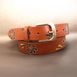 cintura-in-cuoio-marrone-decorazione-bluocra