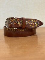 cintura-in-cuoio-marrone-laserata-decorazione-floreale