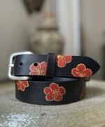 cintura-in-cuoio-nero-con-decorazioni-floreale