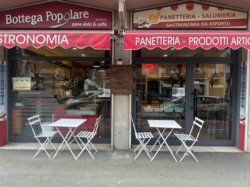 esterno negozio.jpeg esterno negozio.jpeg