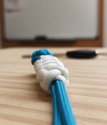 portachiavi-wave-twist-design-unico-blu-bianco