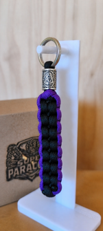 portachiavi-in-paracord-550-handmade-viola-nero-con-inserto-in-metallo