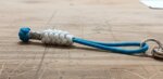 portachiavi-wave-twist-design-unico-blu-bianco