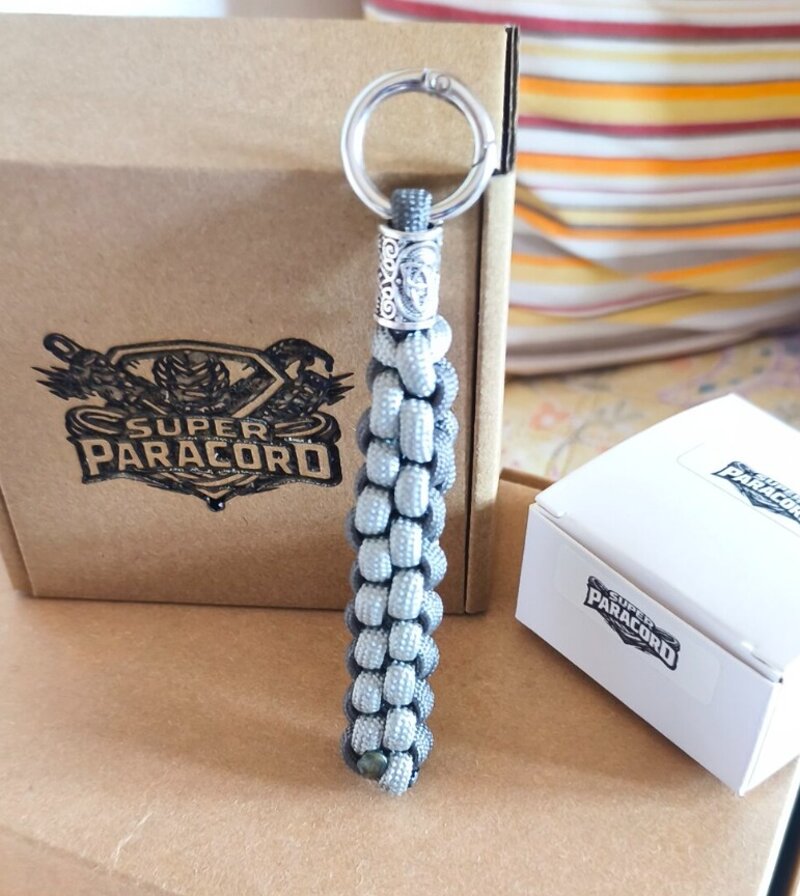 portachiavi-scooby-doo-in-paracord-550-con-moschettone-e-metallo