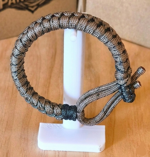 bracciale-survival-bracer-desert-camo-regolabile-e-tattico