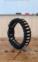 bracciale-super-paracord-black-gold-edition-eleganza-tattica