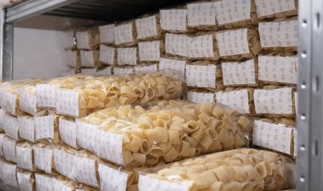 logo in pasta
