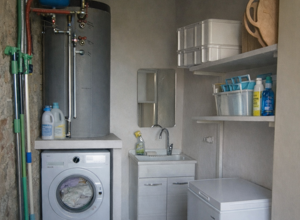 angolo%20rustico%20con%20armadio%20e%20porta