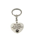 portachiavi-in-acciaio-inox-con-pendente-cuore-inciso-non-parla-la-mia-lingua-ma-comprende-il-mio-cuore