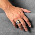 anello-uomo-chevalier-ovale-con-cuore-votivo-colore-oro-in-acciaio-brunito