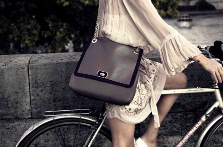 shaharazad tortora in bicicletta indossata.jpeg shaharazad tortora in bicicletta indossata.jpeg