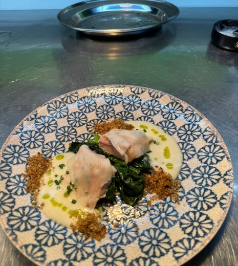 Trota del Casentino,beurre blanc, spinacino, lardo del Grigio, erba cipollina (Casentino trout, beurre blanc, spinach, Grigio lard, chives)