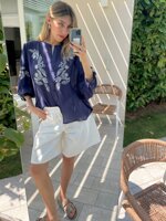 camicia-con-ricami-floreali