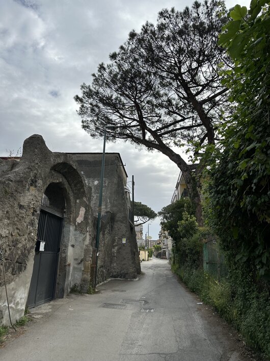 Ingresso esterno della Dimora dell'Artista B&Borrelli