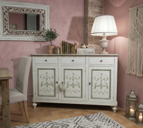 credenza napoletana tre porte decorata