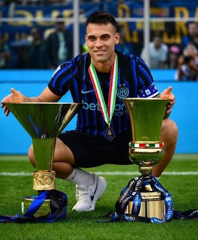 double_lautaro.png double_lautaro.png