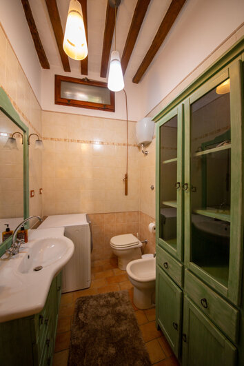 bagno completo con doccia