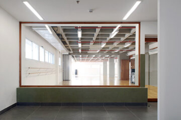 salma_dancing_school_f_03