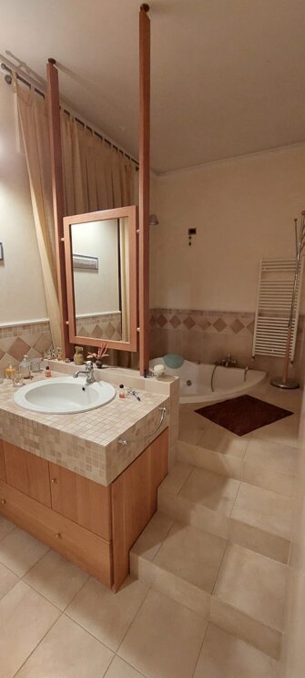 bagno con idromassaggio.jpeg bagno con idromassaggio.jpeg