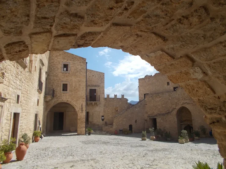 castello_di_carini_“la_grua_talamanca”_1 castello_di_carini_“la_grua_talamanca”_1
