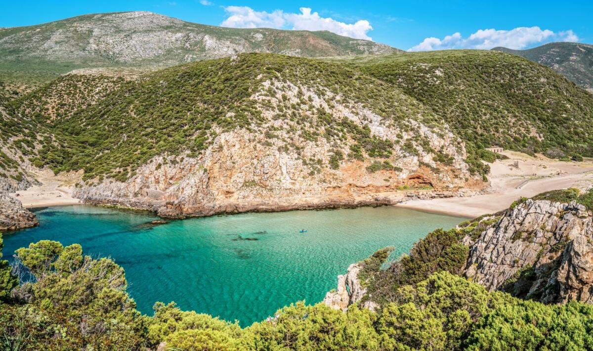 Cala Domestica e il Cammino di Santa Barbara: trekking lento nel Sulcis Cala Domestica e il Cammino di Santa Barbara: trekking lento nel Sulcis