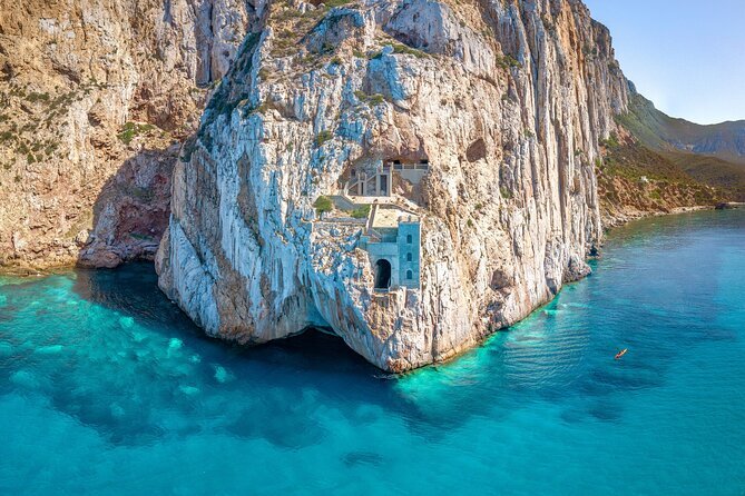 Cosa vedere nel Sulcis Iglesiente: Guida a Porto Flavia e al turismo minerario