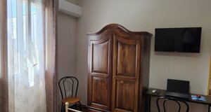 Arredamento moderno e pulizia della camera doppia a Sommatino