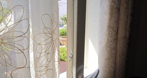Finestra a taglio termico per isolamento acustico e comfort nel B&B