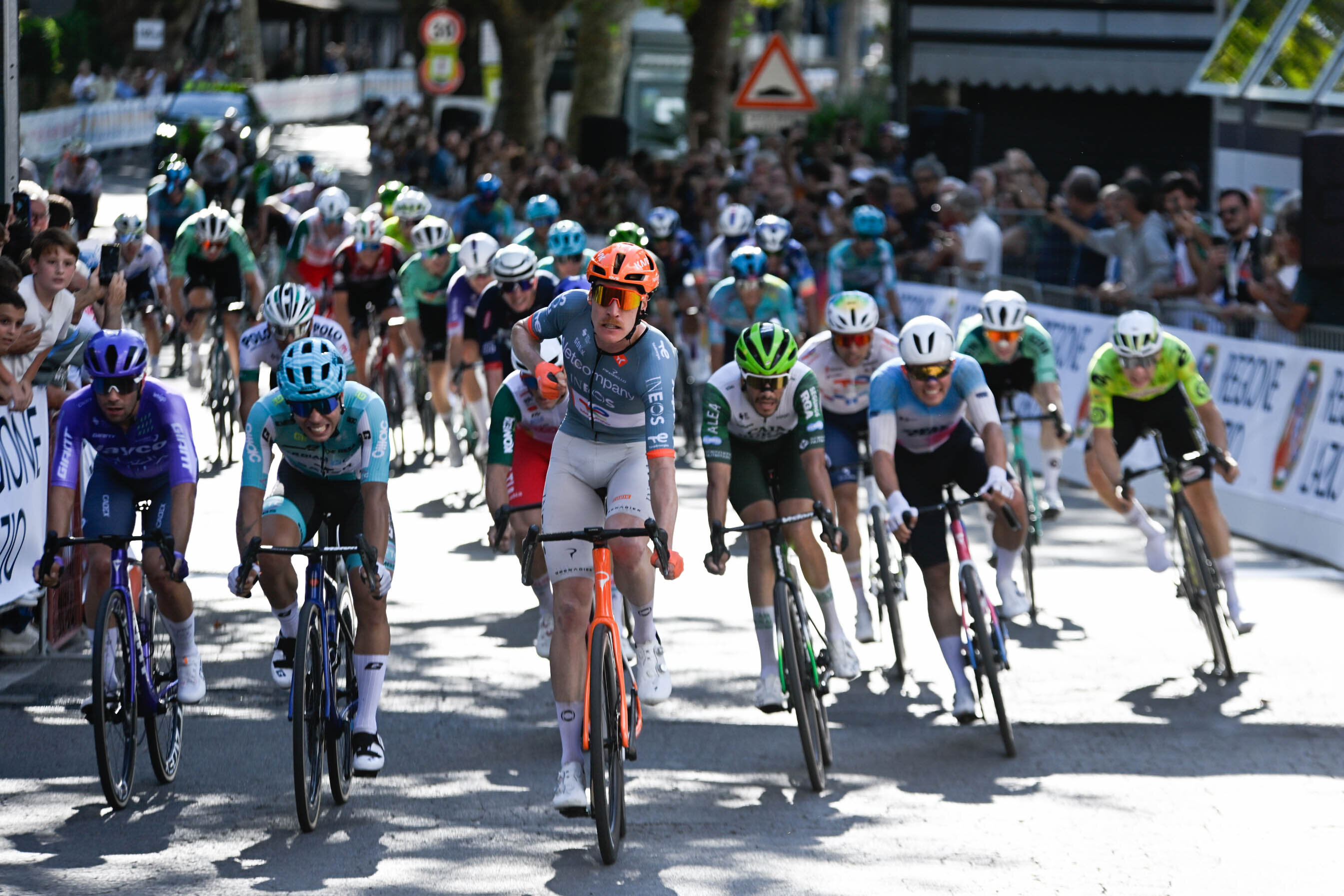 Dorian Godon vince in volata il Gran Premio del Lazio, 2° Colnaghi e 3° Vendrame