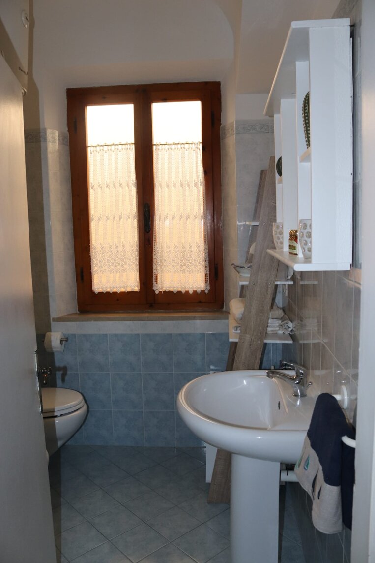 bagno.jpeg bagno.jpeg