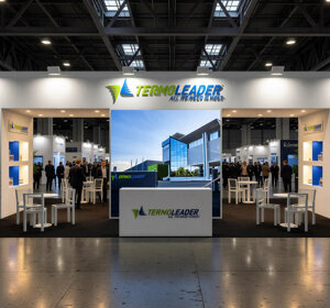 stand%2010x8%20media.webp