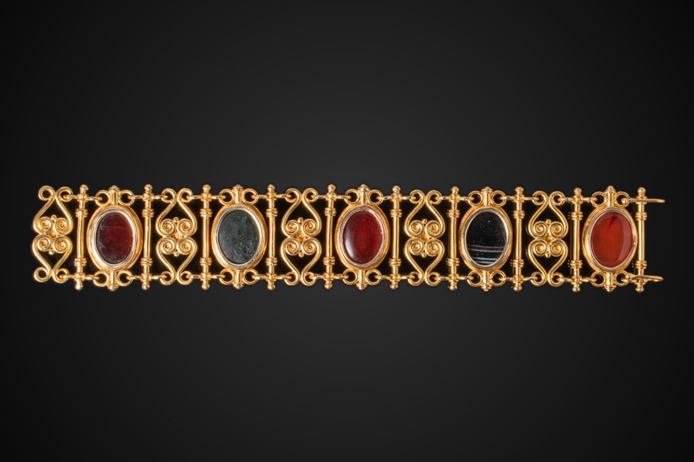 bracelet_gradient_bg.jpeg bracelet_gradient_bg.jpeg