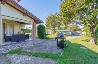 villa_valora-esterni.facciata.jpeg villa_valora-esterni.facciata.jpeg