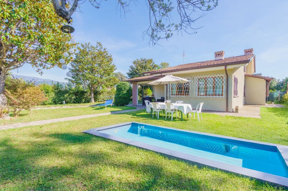 villa_valora-esterni.piscina.jpeg villa_valora-esterni.piscina.jpeg
