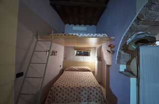 uva-bianca_esterno_casa.jpeg uva-bianca_esterno_casa.jpeg