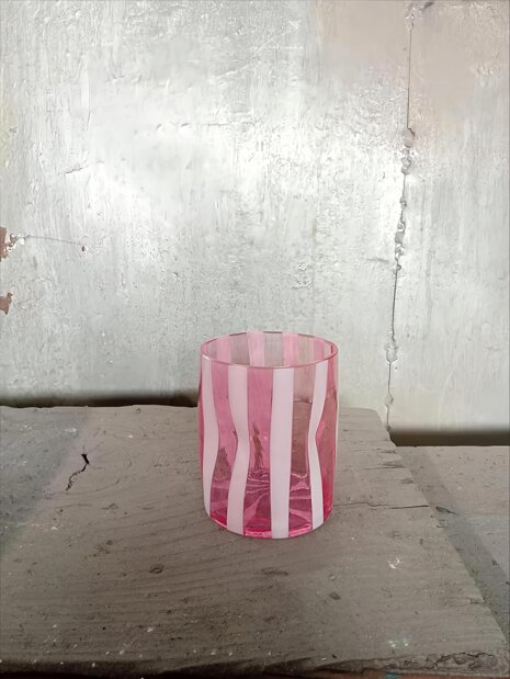 bic rosa con cannette bianche2.jpeg