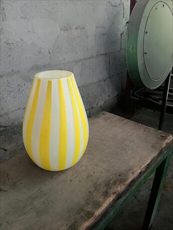 vaso cannette gialle.jpeg vaso cannette gialle.jpeg
