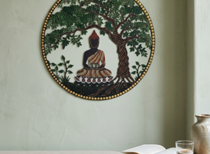 Mandala con Buddha e albero della vita dipinto a mano su metallo con la tecnica della dot art
