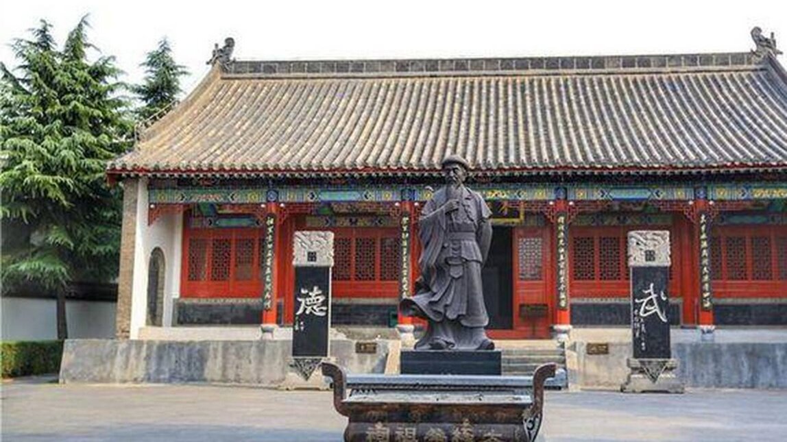 Statua di Chen Wangting al museo di Chenjiagou Statua di Chen Wangting al museo di Chenjiagou