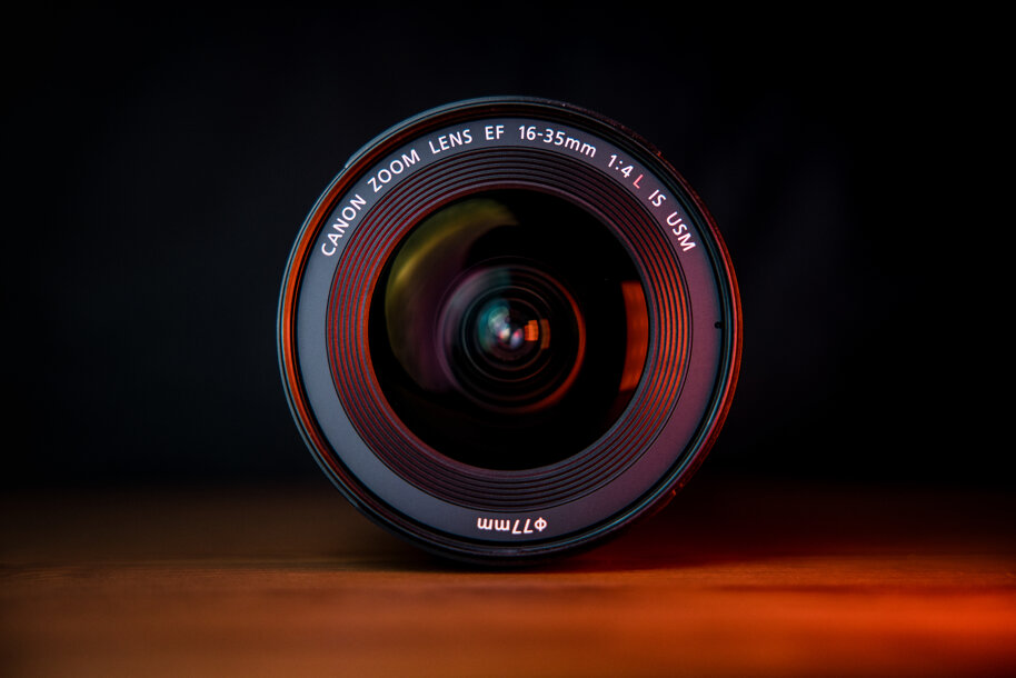 black-camera-lens-brown-wooden-table.jpeg black-camera-lens-brown-wooden-table.jpeg